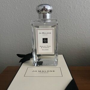 Jo Malone Cologne with Silver Cap